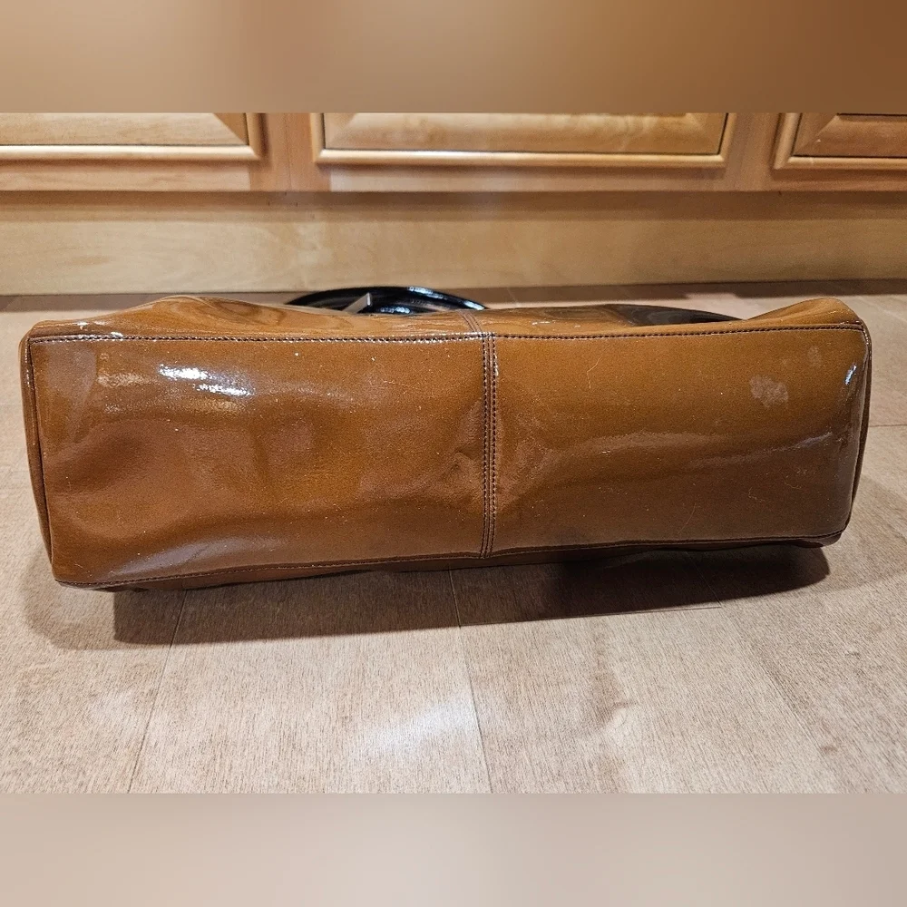 HOBO Int'l Clutch Satchel Purse Bag OMBRE Chocolate Brown Patent Leather NWT